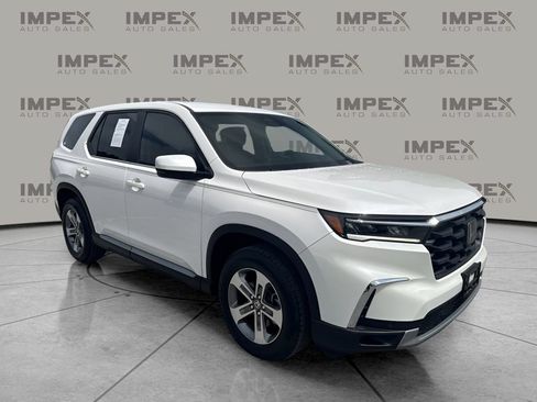 Used 2025 Honda Pilot EX-L image 4