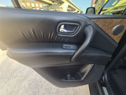 Used 2017 INFINITI QX80 2WD image 24