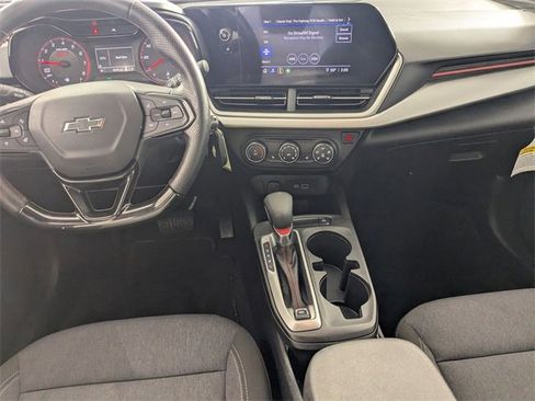 Certified 2024 Chevrolet Trax RS image 23