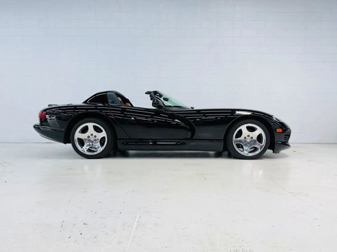 Used 2000 Dodge Viper RT/10 image 2