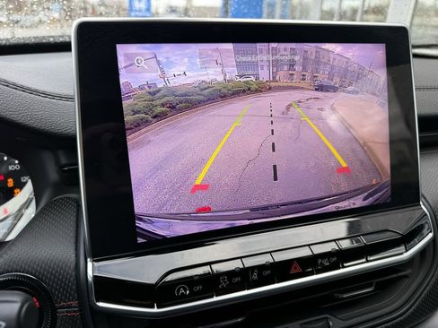 Used 2024 Jeep Compass Trailhawk image 5