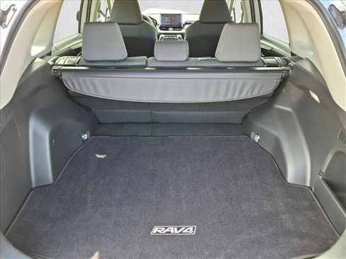 Used 2023 Toyota RAV4 XLE AWD/4WD image 6