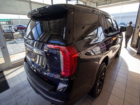 Used 2024 GMC Yukon AT4 w/ AT4 Premium Package image 7