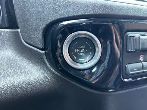 Used 2025 Chevrolet Silverado 1500 High Country AWD/4WD image 38