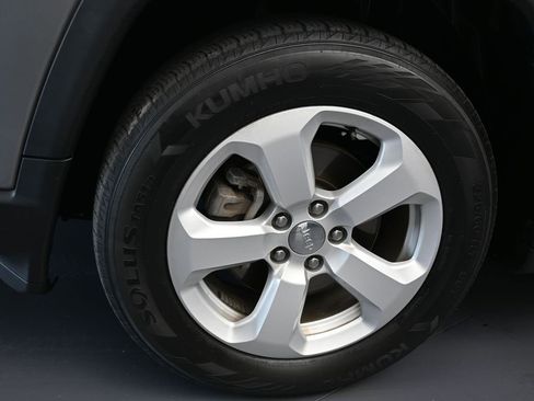 Used 2020 Jeep Compass Latitude image 34