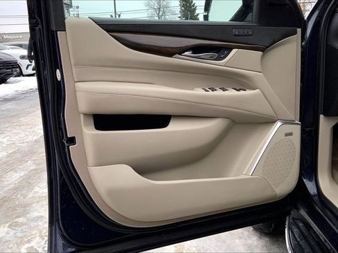 Used 2019 Cadillac Escalade ESV Luxury image 22