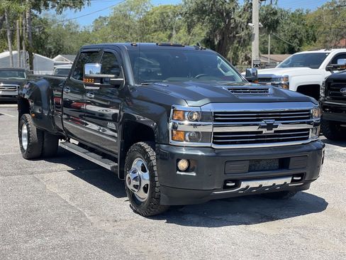 Used 2017 Chevrolet Silverado 3500 High Country w/ Duramax Plus Package image 12