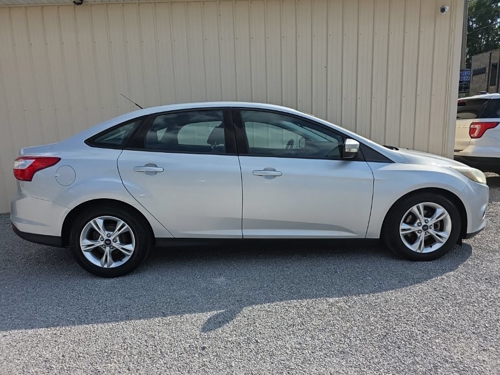Used 2014 Ford Focus SE FWD image 4
