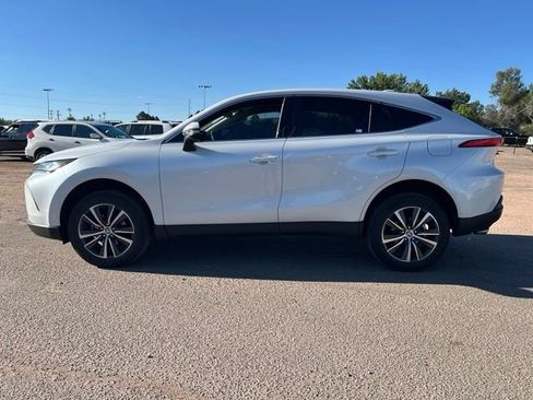 Used 2024 Toyota Venza LE AWD/4WD image 2