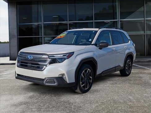 Used 2025 Subaru Forester Limited image 5