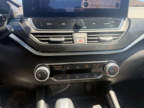 Used 2023 Nissan Altima 2.5 SR w/ SR Premium Package AWD/4WD image 18