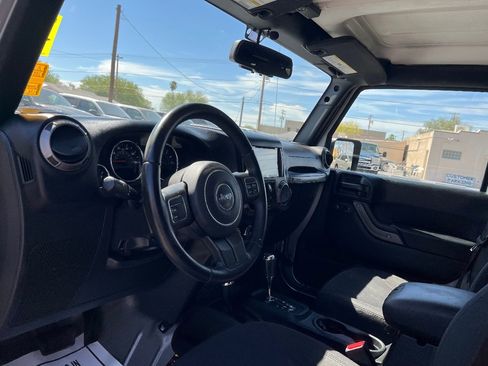 Used 2018 Jeep Wrangler Unlimited Sport S AWD/4WD image 21