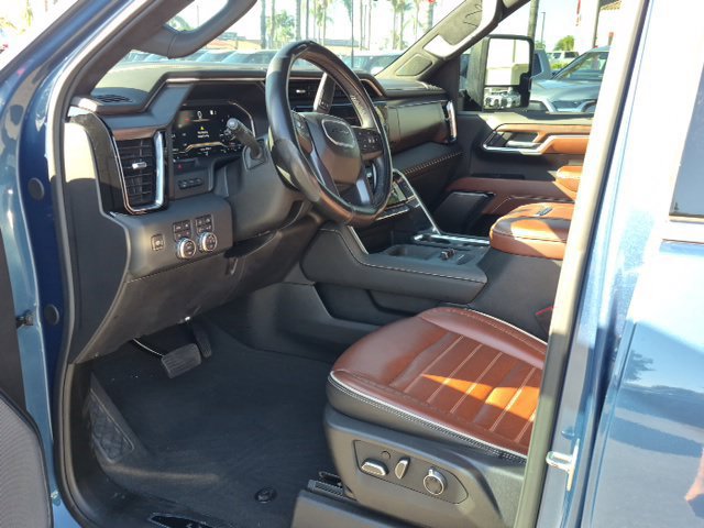 Used 2024 GMC Sierra 2500 Denali Ultimate AWD/4WD image 7