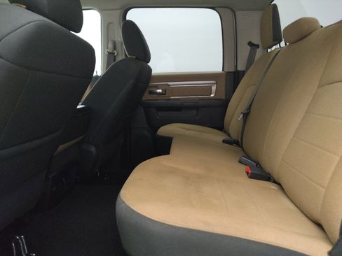 Used 2021 RAM 1500 Classic SLT AWD/4WD image 18