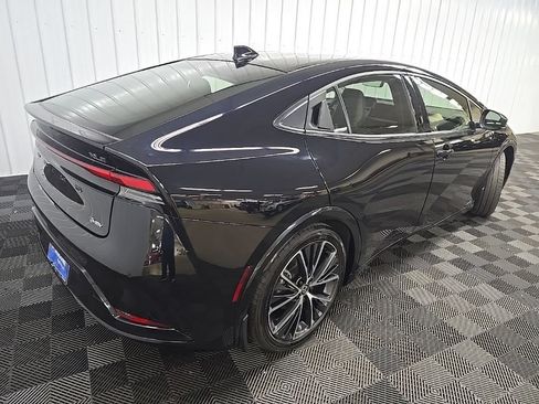 Used 2024 Toyota Prius XLE AWD/4WD image 12