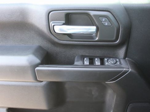 Used 2022 Chevrolet Silverado 2500 Custom w/ Custom Value Package image 26