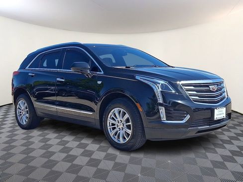 Used 2017 Cadillac XT5 FWD image 3