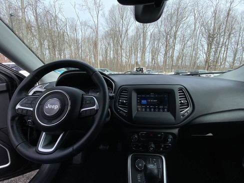 Used 2019 Jeep Compass Latitude image 21