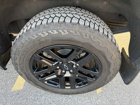 Used 2025 Chevrolet Silverado 1500 Custom w/ Turbomax Blackout Package RWD image 11