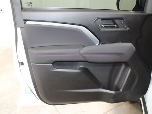 Used 2024 Chevrolet Colorado Z71 w/ Z71 Convenience Package 2 image 22