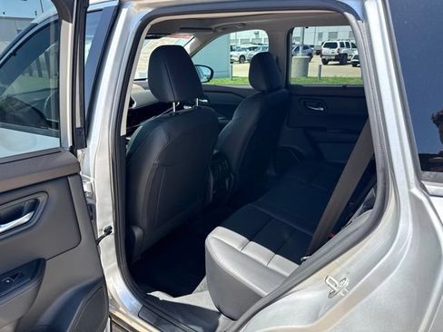 Used 2023 Nissan Rogue SL w/ SL Premium Package FWD image 23