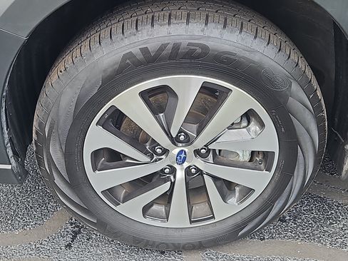 Certified 2025 Subaru Outback Premium AWD/4WD image 4