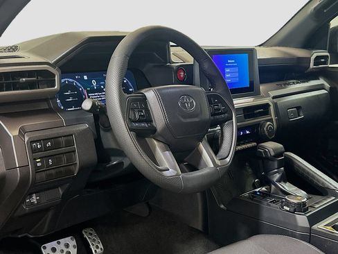 Used 2025 Toyota Tacoma TRD Sport AWD/4WD image 7