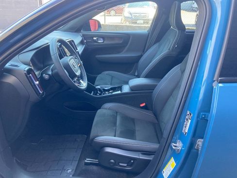 Used 2023 Volvo XC40 Recharge Ultimate w/ Protection Package Premier AWD/4WD image 9