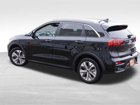 Certified 2022 Kia Niro EX Premium w/ Cold Weather Package image 8