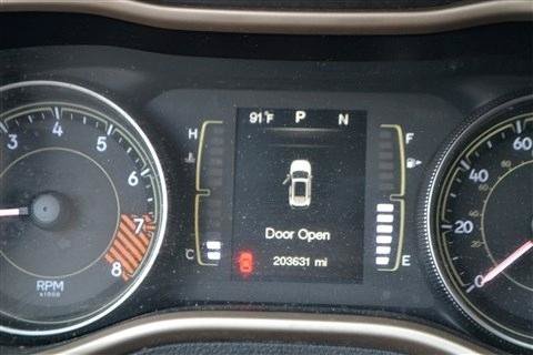 Used 2014 Jeep Cherokee Latitude FWD image 12