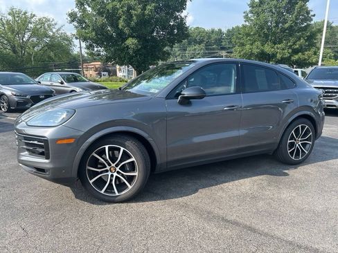 Used 2024 Porsche Cayenne Coupe AWD/4WD image 1