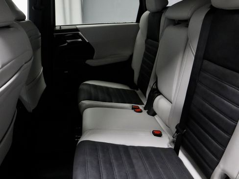 New 2025 Mitsubishi Outlander SE image 14