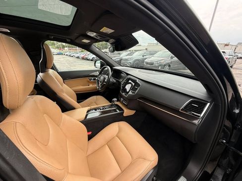 Used 2018 Volvo XC90 T6 Momentum w/ Convenience Package AWD/4WD image 27