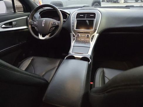 Used 2018 Lincoln MKX Premiere image 28