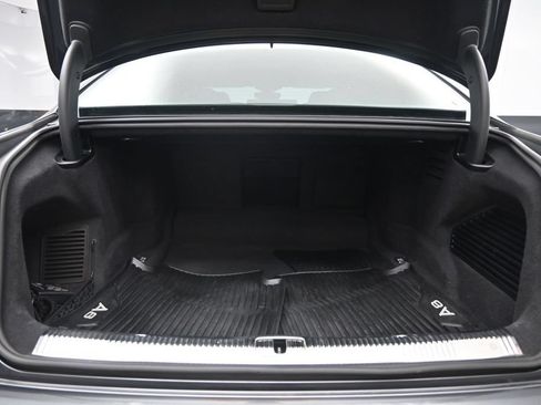 Used 2022 Audi S8 AWD/4WD image 26