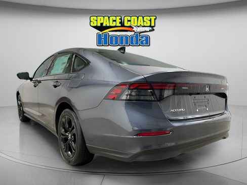 New 2025 Honda Accord SE image 5