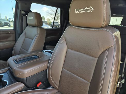 Used 2022 Chevrolet Tahoe High Country image 16