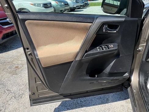 Used 2015 Toyota RAV4 XLE FWD image 14