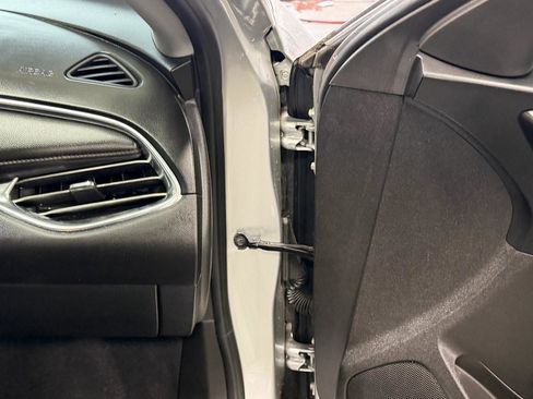Used 2017 Chevrolet Malibu Limited LTZ w/ Leather Package FWD image 25