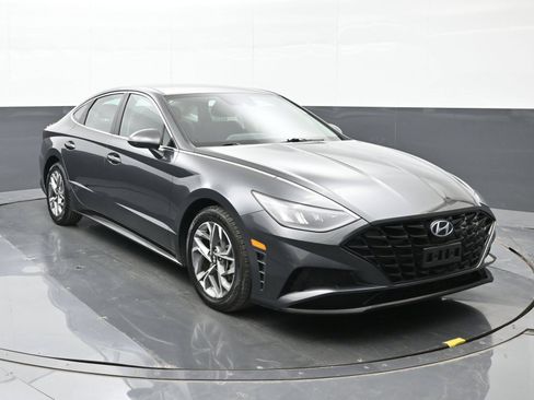 Certified 2023 Hyundai Sonata SEL w/ Preferred Accessory Package FWD image 9