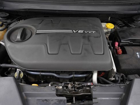 Used 2017 Jeep Cherokee 75th Anniversary AWD/4WD image 27