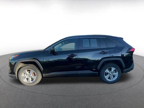 Used 2025 Toyota RAV4 LE image 7