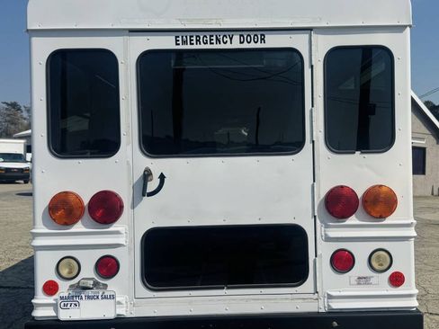 Used 2007 Chevrolet Express 3500 w/ School Bus Package RWD image 8