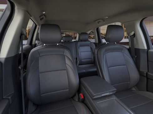 Used 2026 Lincoln Nautilus Premier AWD/4WD image 10