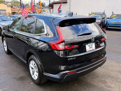 Used 2025 Honda CR-V LX image 5