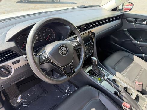 Used 2021 Volkswagen Passat 2.0T SE FWD image 29