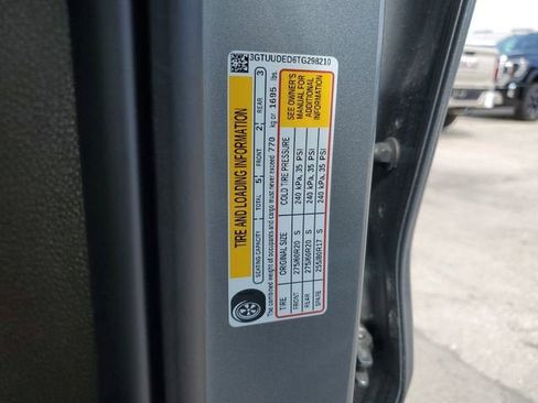 New 2026 GMC Sierra 1500 SLT image 34