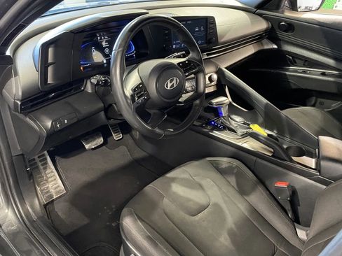 Used 2025 Hyundai Elantra Sport image 10