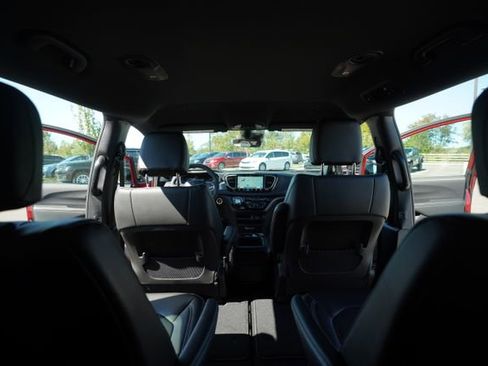 New 2026 Chrysler Voyager LX image 21