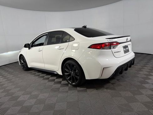 Used 2025 Toyota Corolla SE w/ Convenience Package image 10